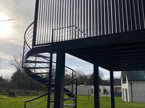 BRISE VUE STRUCTURE LAMES ALUMINIUM RAL 2100 SABLE BENODET