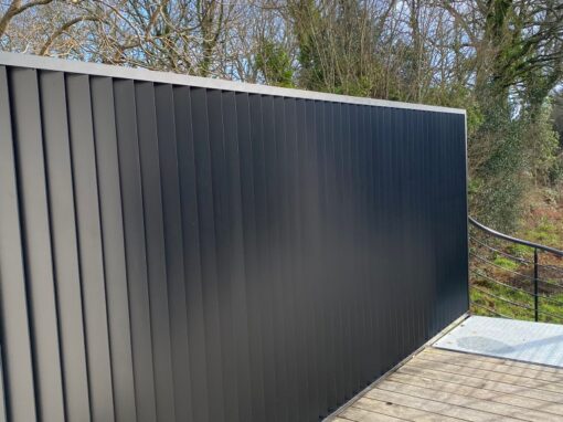 BRISE VUE STRUCTURE LAMES ALUMINIUM RAL 2100 SABLE BENODET