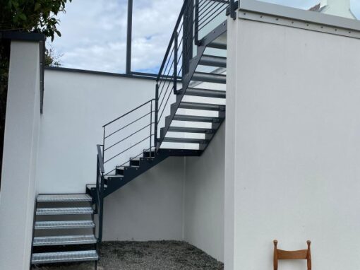 ESCALIER MARCHES EN TOLES LARMEES CONCARNEAU