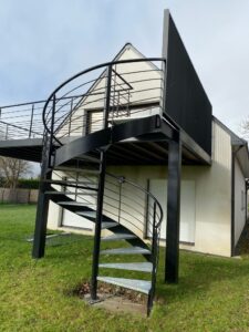 GARDE-CORPS-EXTERIEURS-RAL-2100-SABLE-BENODET-1-1-225x300