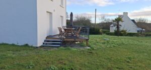 GARDE-CORPS-TERRASSE-ET-ESCALIER-AVEC-MARCHES-CAILLEBOTIS-RAL-706-MAT-30-SUR-POULDREUZIC-300x139