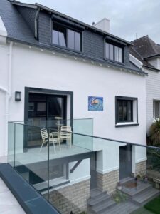 GARDE-CORPS-VITRE-DE-TERRASSE-SUR-CONCARNEAU-225x300