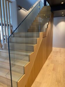 GARDE-CORPS-VITRE-ESCALIER-ILE-TUDY--225x300