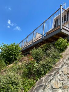 STRUCTURE-TERRASSE-SUSPENDUE-TELGRUC-SUR-MER--225x300