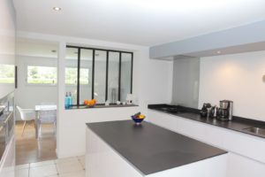 Verrière-datelier-vue-int-cuisine-2-300x200