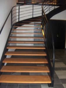 esc-LINE-6-226x300