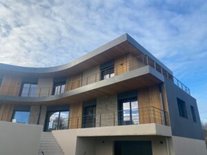 COUVERTINES-COURBEES-RAL-2100-SABLE-CAP-COZ-FOUESNANT-1-7-300x225