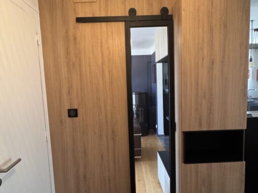 HABILLAGE EN TOLE LAQUEE RAL 9005 FINE TEXTURE COMBRIT SAINTE MARINE