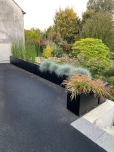 JARDINIERES-RAL-9005-FINE-TEXTURE-QUIMPER-2-225x300