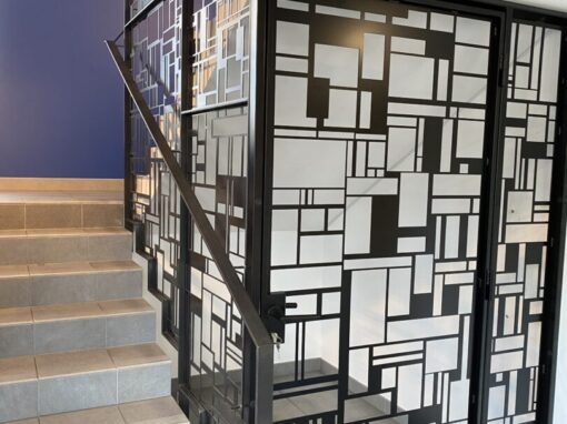 PORTE DANS L&rsquo;ENTREE D&rsquo;UNE CRECHE A QUIMPER