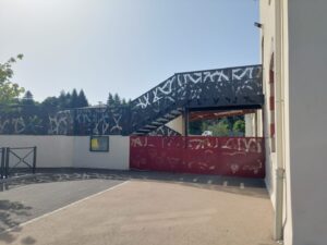 PASSERELLE-ECOLE-DE-QUERRIEN-2-300x225