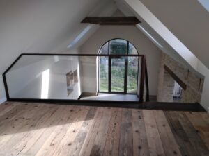 GARDE-CORPS-VITRE-SUR-MEZZANINE-1-300x225